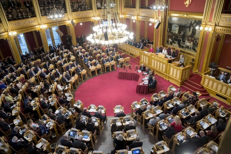 Norveški parlament ispituje 11 ministara zbog veza s Epsteinom
